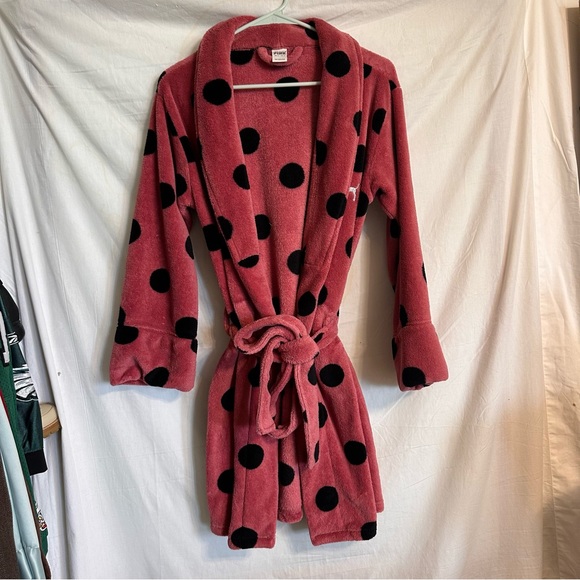 PINK Bathrobe. - Picture 2 of 9